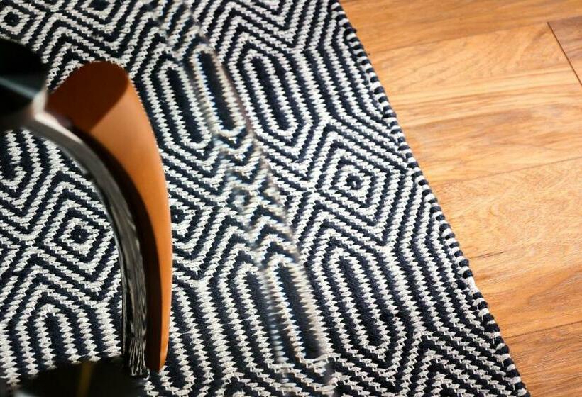 Suitely   Bloomsbury House