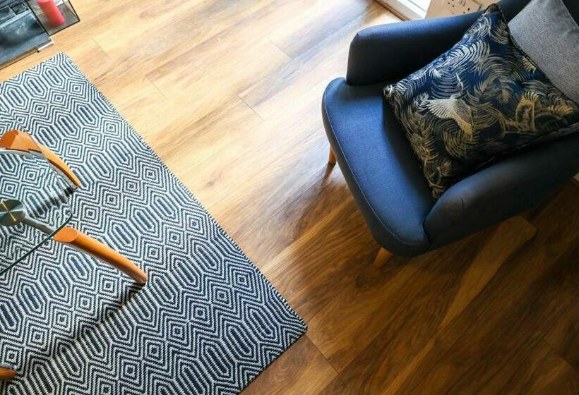 Suitely   Bloomsbury House