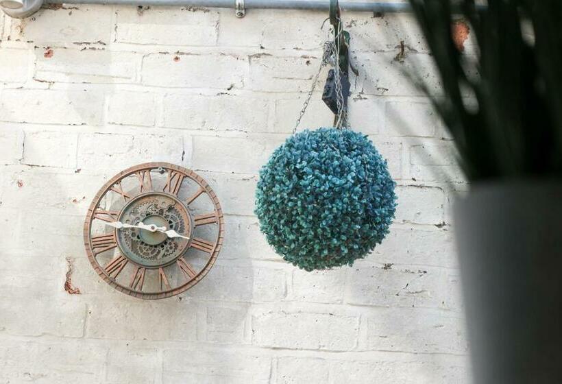 Suitely   Bloomsbury House