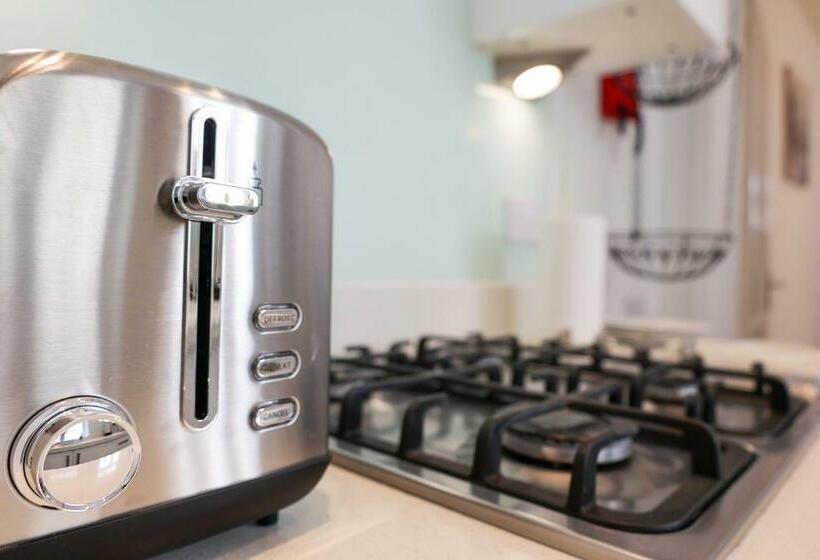 Suitely   Bloomsbury House