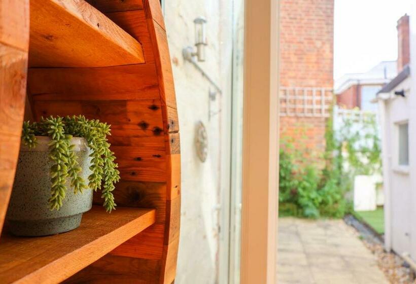 Suitely   Bloomsbury House