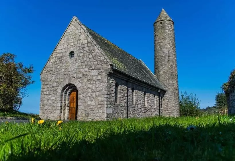 The Heights & Hollows Farmhouse, Saul, Downpatrick, Sleeps 14