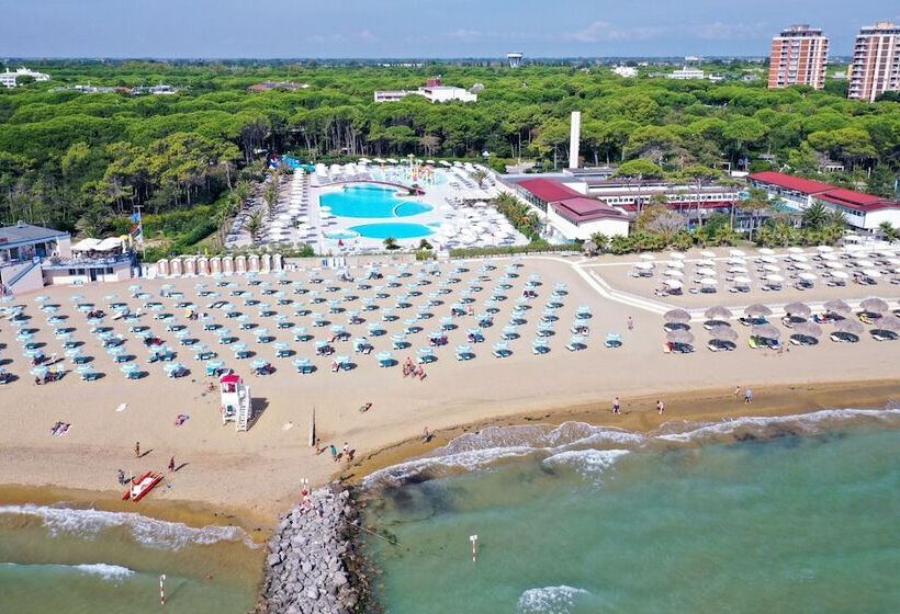 Three Room Apartment In Residence With Sea View By Beahost Rentals