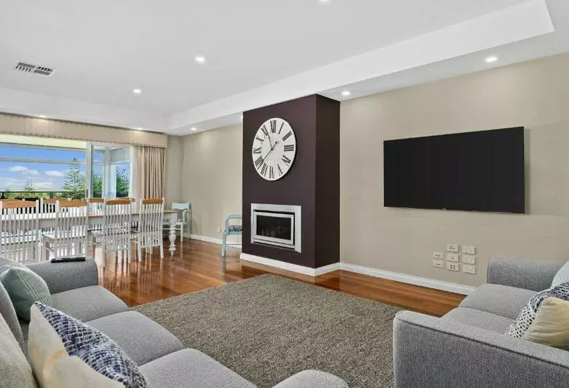 Wauwa Ana   Moana   C21 Southcoast Holidays