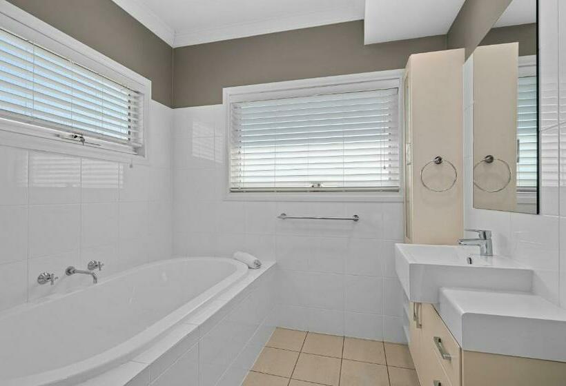 Wauwa Ana   Moana   C21 Southcoast Holidays