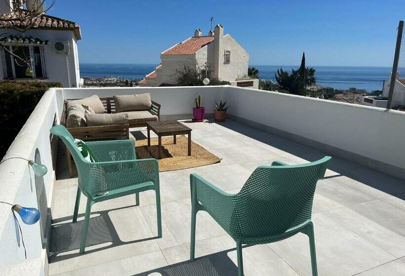 A Terrace With Sea View, 2 Bedrooms Apartment In Benalmadena