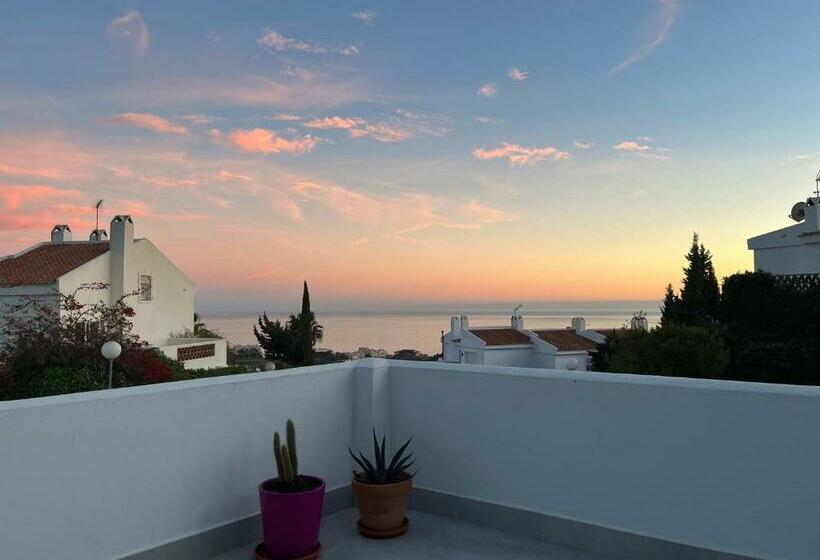 A Terrace With Sea View, 2 Bedrooms Apartment In Benalmadena