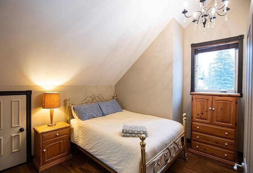 Mountain Gateway By Revelstoke Vacations