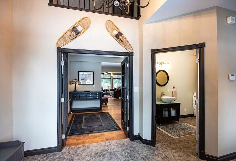 Mountain Gateway By Revelstoke Vacations