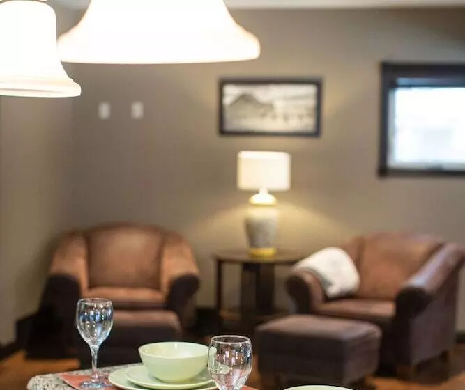 Mountain Gateway By Revelstoke Vacations