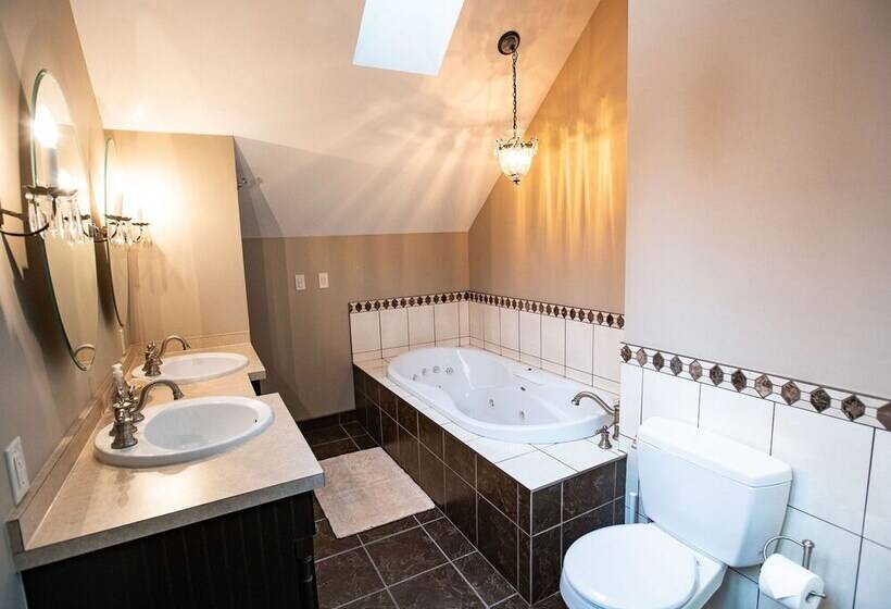 Mountain Gateway By Revelstoke Vacations