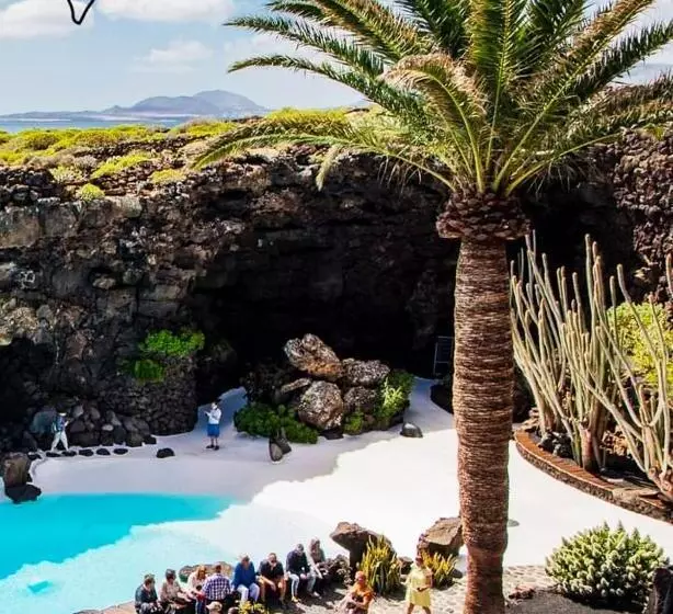 Apartment Vincent, Cozy And Sunny Over The Rooftops