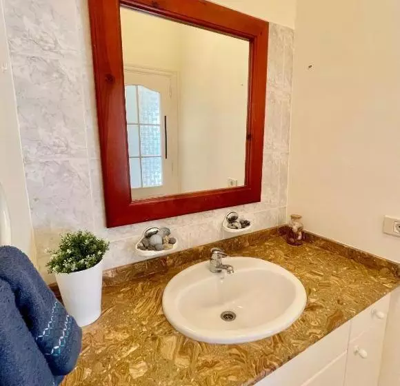 Apartment Vincent, Cozy And Sunny Over The Rooftops