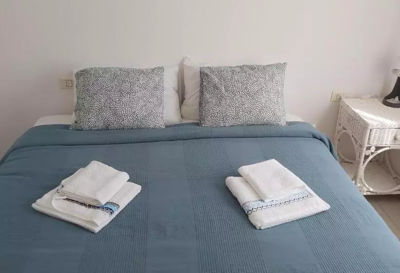 Apartment Vincent, Cozy And Sunny Over The Rooftops