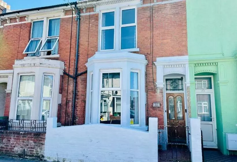 Clive Crest House
