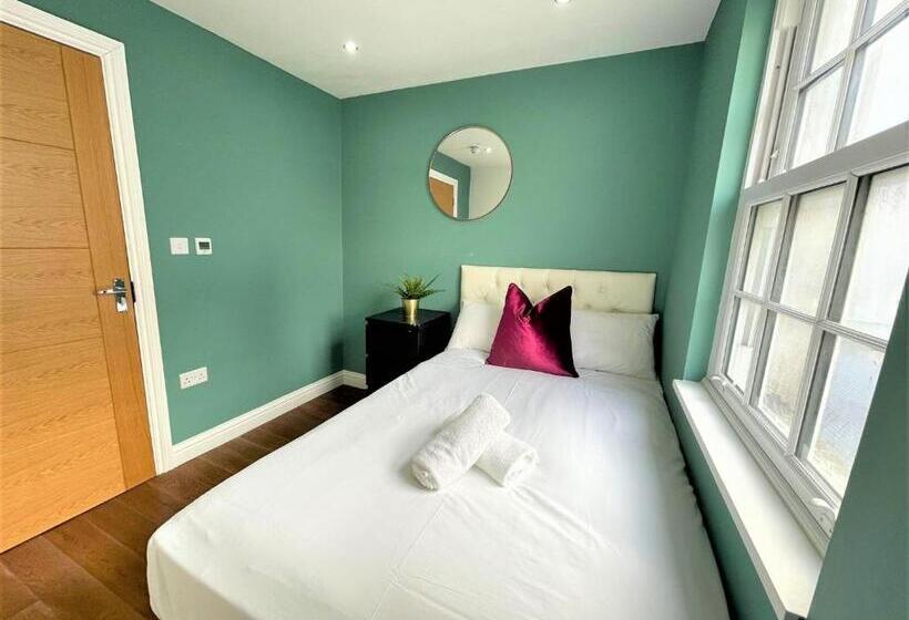 Montpelier House I Sleep 6 16 I Mins Away From Brighton Beach I 6 Bedrooms