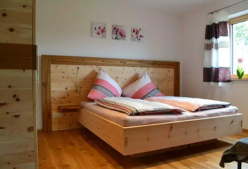 Zirbenholzwohnung Lochau