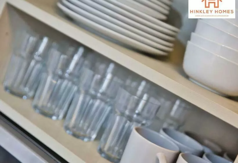 Centrally Tucked Away Private 4bed   Free Parking! By Hinkley Homes Short Lets & Serviced Accommodat