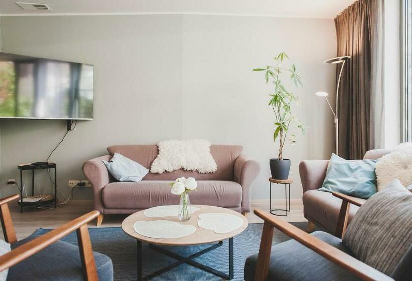 Het Oplaadpunt Bed, Bike, Hike, 4 8 P