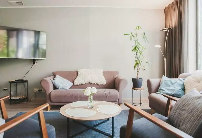 Het Oplaadpunt Bed, Bike, Hike, 4 8 P