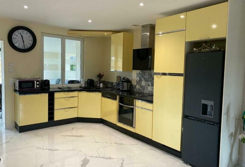 Maison Rez De Chaussée 3 étoiles Confortable