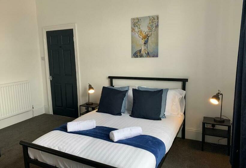 Rawling   Welcoming 3 Bed Apartment With Free Wifi And Free Parking