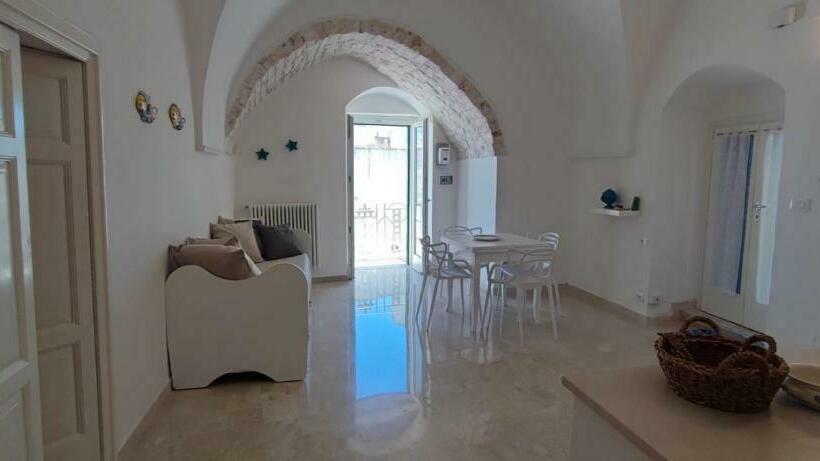 ..su Porta San Demetrio