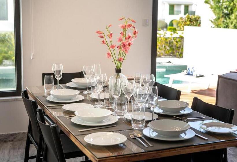 Villa Laurus 2 With Private Pool