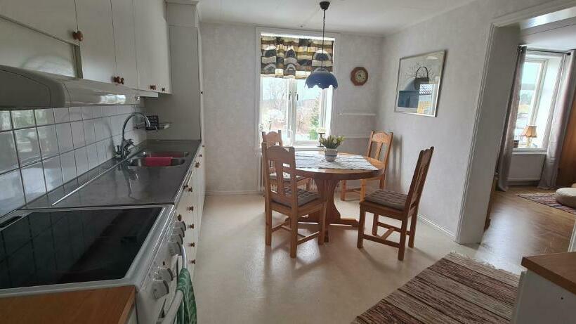 Central Lägenhet Med Gratis Parkering