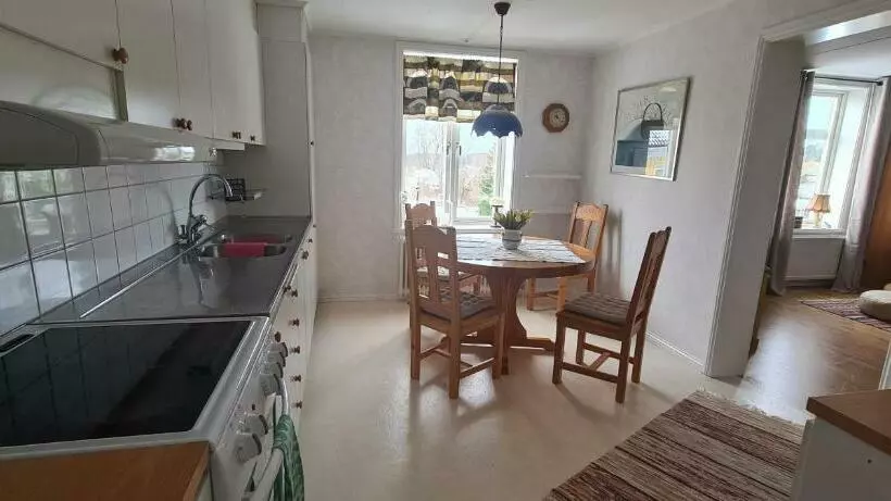 Central Lägenhet Med Gratis Parkering