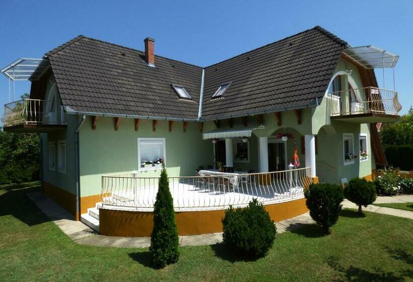 Kovács Home