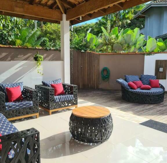 Linda Casa Em Ubatuba Condomínio Fechado