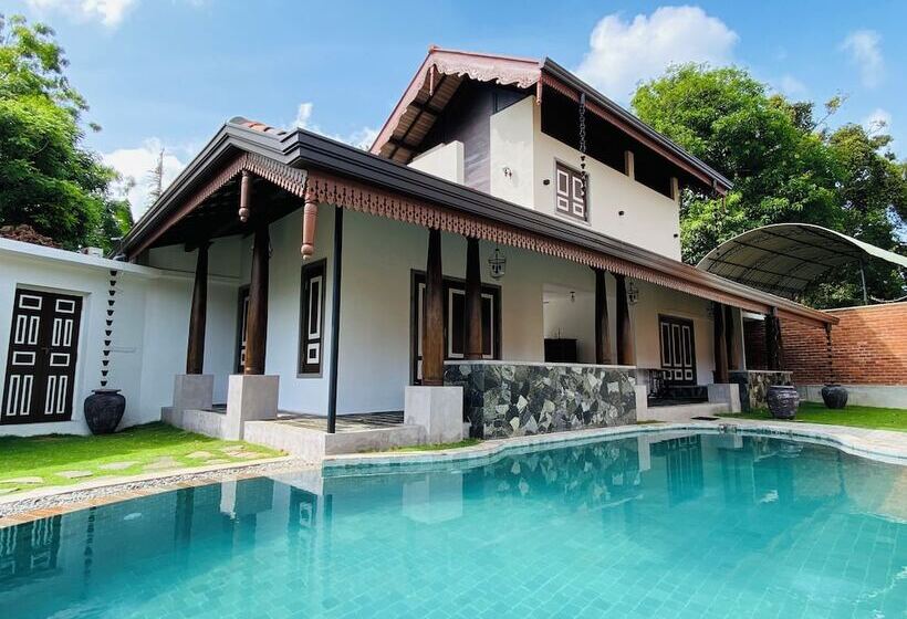 Thaprobana Villa Tangalle   Private Villa