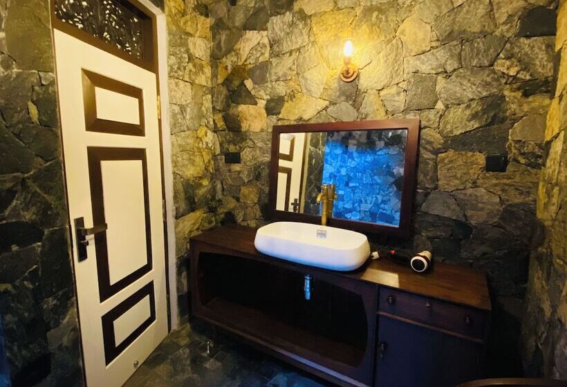 Thaprobana Villa Tangalle   Private Villa