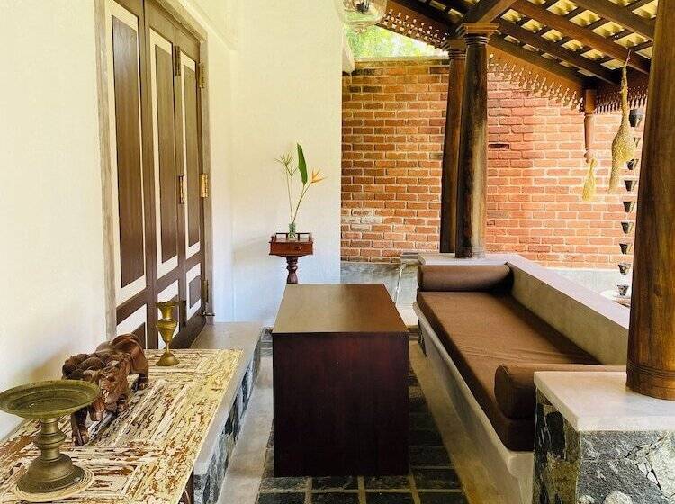 Thaprobana Villa Tangalle   Private Villa