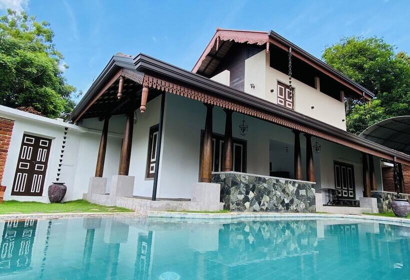 Thaprobana Villa Tangalle   Private Villa