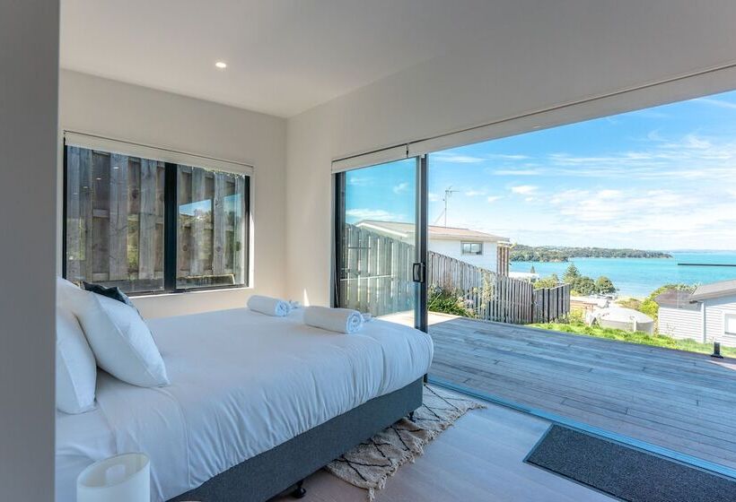 Luna Cottage. Stunning Ocean Views On Waiheke