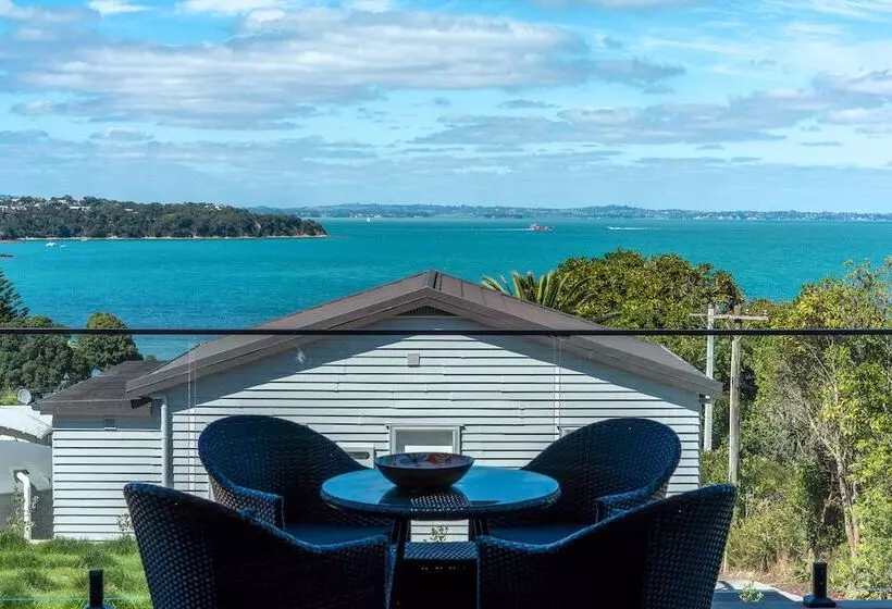 Luna Cottage. Stunning Ocean Views On Waiheke