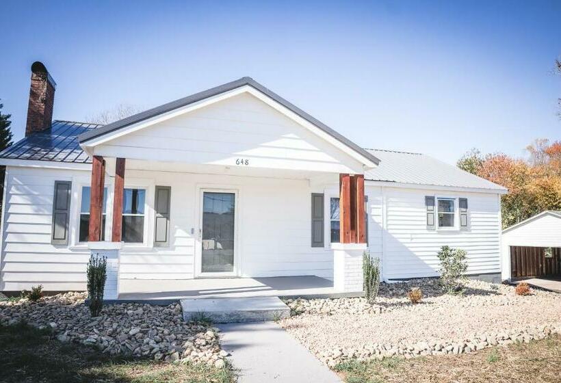 Modern Cottage Near Hospitals And Brewery!