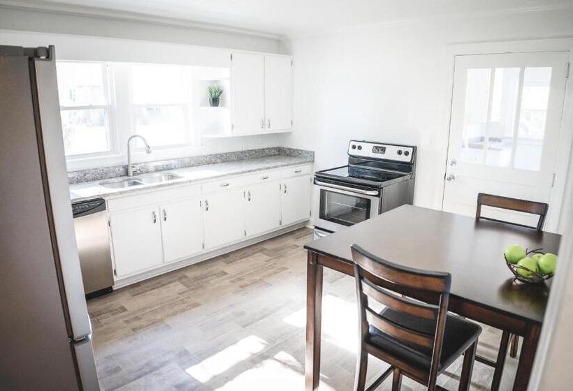 Modern Cottage Near Hospitals And Brewery!