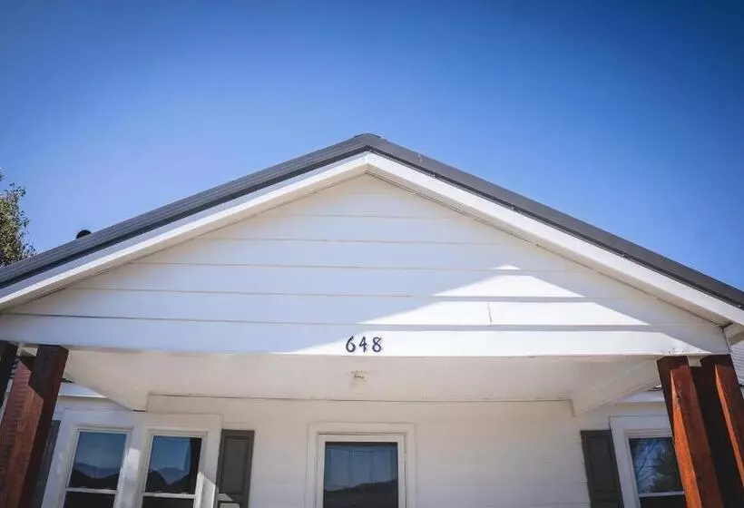 Modern Cottage Near Hospitals And Brewery!