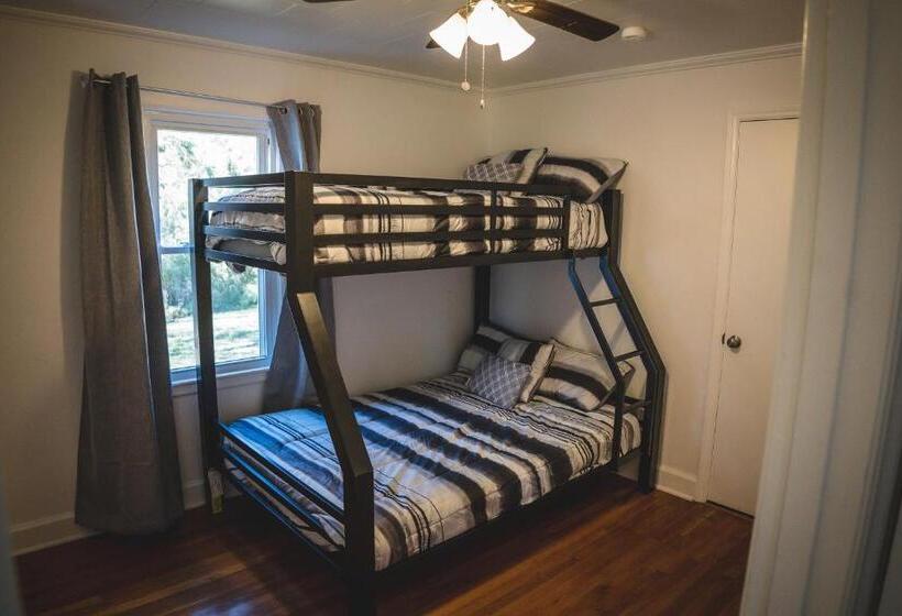 Modern Cottage Near Hospitals And Brewery!