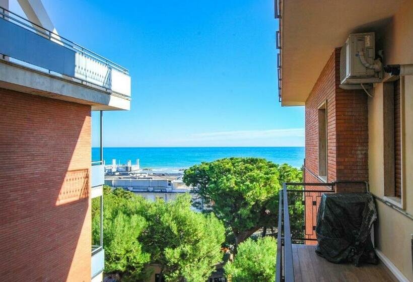 Beautiful Apartment In Grottammare With 1 Bedrooms