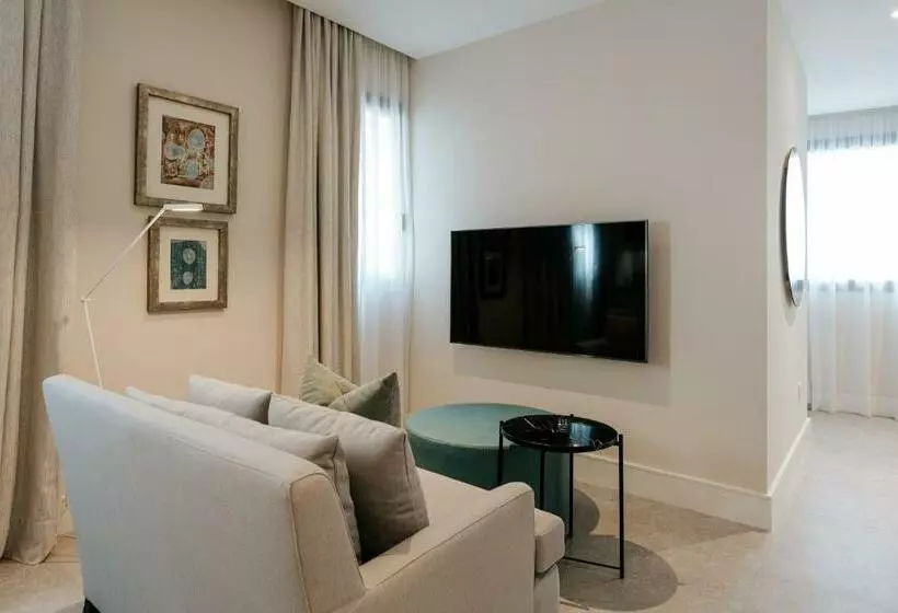 Dock 1 Suites