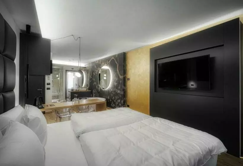 M Loft   Adults Only