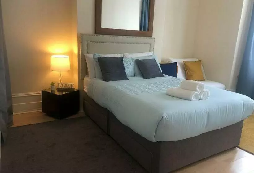 Marcela S Place Private Studio Near Heathrow