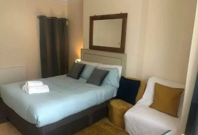 Marcela S Place Private Studio Near Heathrow