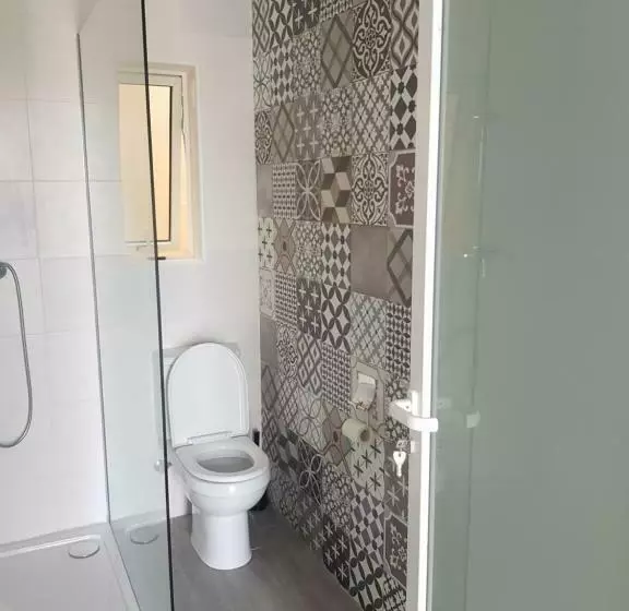 Nadar Accommodation