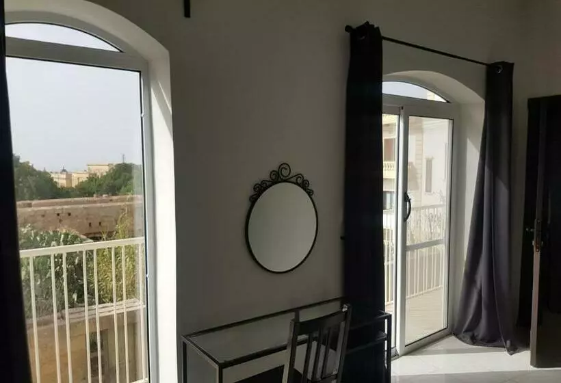 Nadar Accommodation