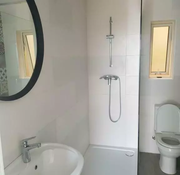 Nadar Accommodation